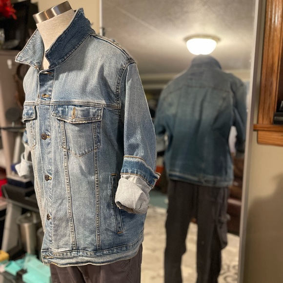 Goodiellow & Co. Men’s light blue trucker Jean jacket - Picture 4 of 6
